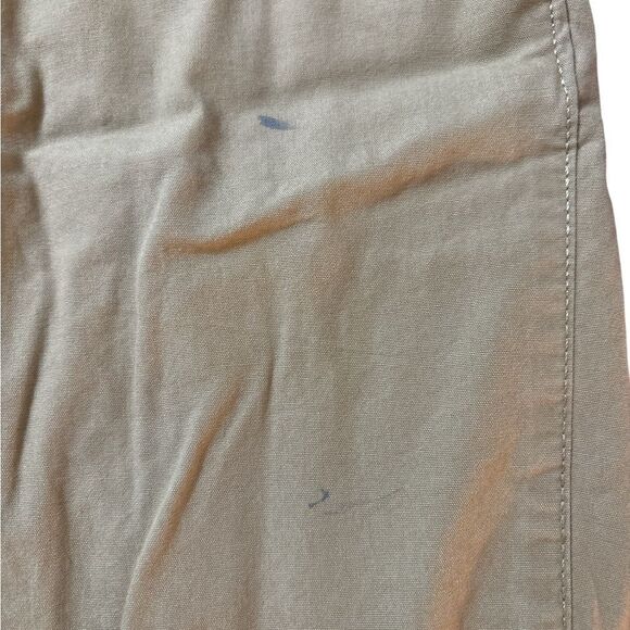 👕 Children’s place boys size 8 khaki shorts with pen marking on leg-see photos - Picture 2 of 3